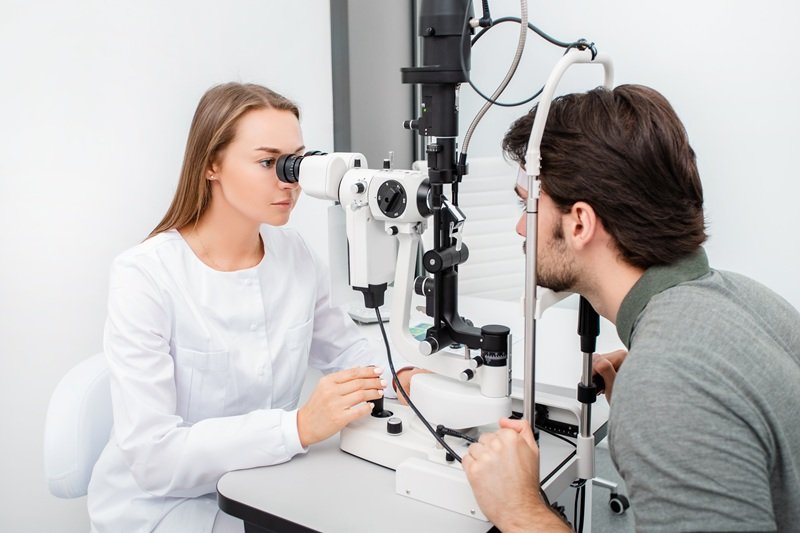 Consulta optométrica y oftalmológica completa